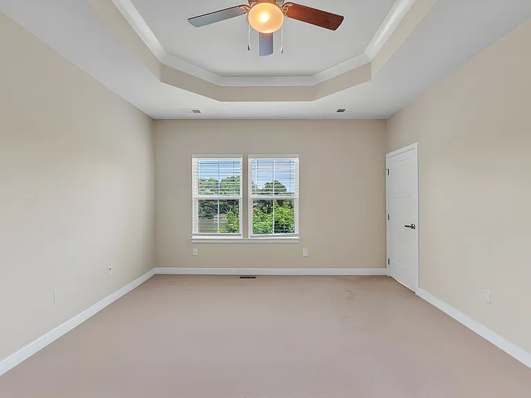 589 Westport St — Photo 5