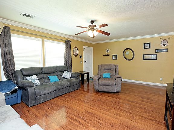4th image of 258 Primrose Dr