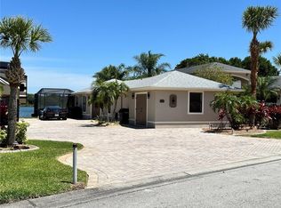 648 Meandering Way, Polk City, FL 33868