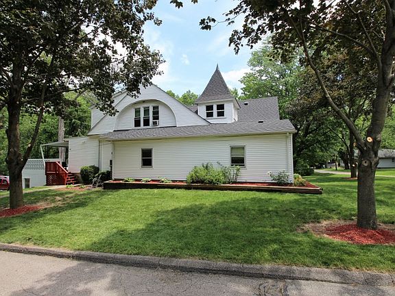 2nd image of 101 Cedarlawn Dr