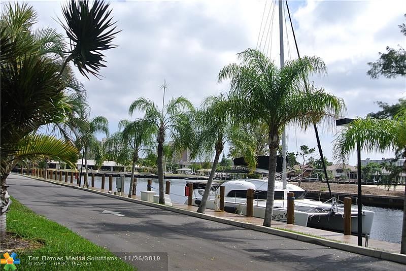 1st image of 6495 Bay Club Dr APT 4