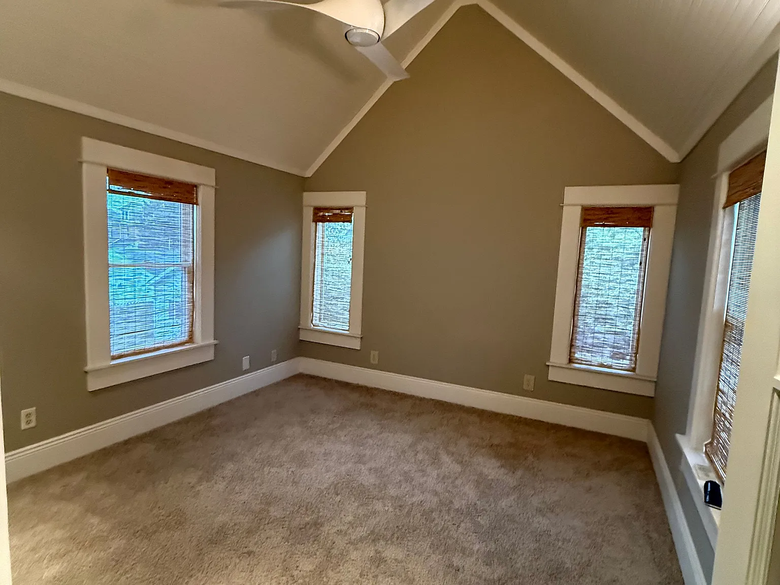 2 bed, 1.5 bath, 1380 sqft, $2,300 — Photo 3