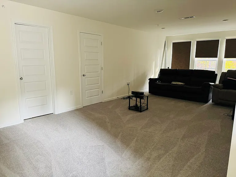 1260 Grenshaw Dr — Photo 11