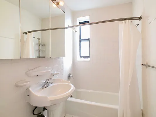 Rented by Compass | media 27