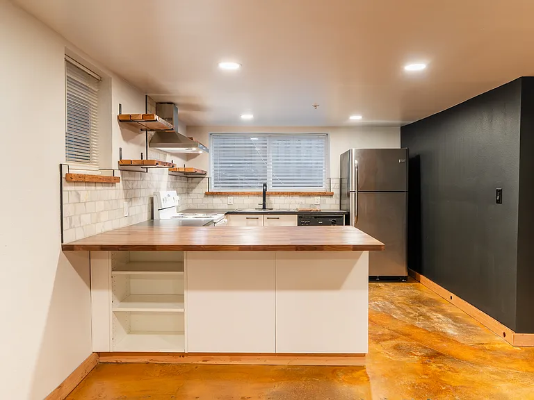 1815 NW Hoyt St #1 — Photo 7