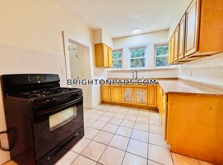 38 Kirkwood Rd #1, Brighton, MA 02135