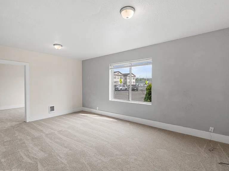 215 E 1st St #103 — Photo 5