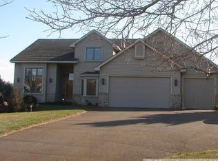 2430 96th St E, Inver Grove Heights, MN 55077