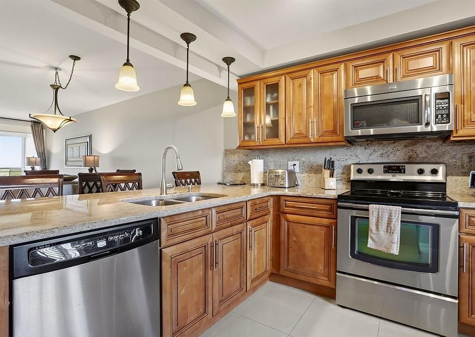 1st image of 605 Oaks Dr APT 1008