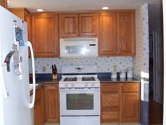 Plenty of cabinet space here