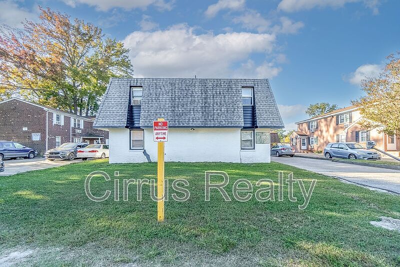 1st image of 519 Ashlawn Dr APT 2