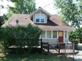 310 W Lake St, South Lyon, MI 48178
