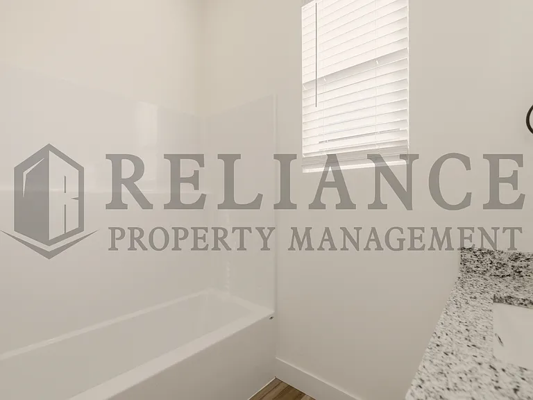 701 E Elmwood St — Photo 22