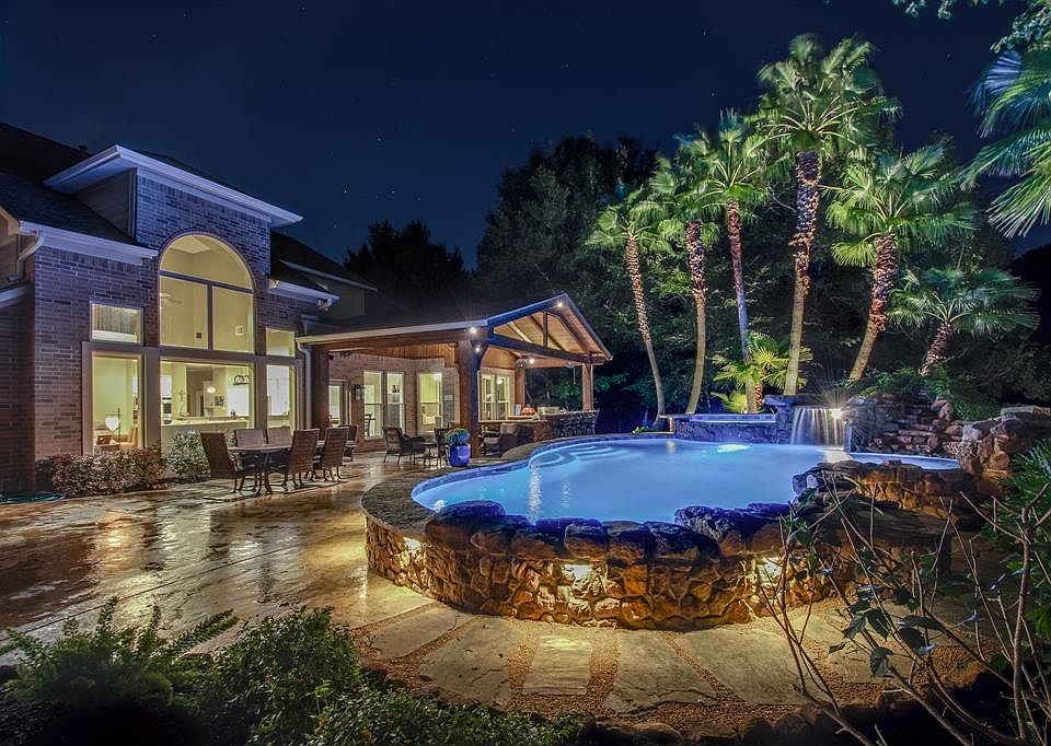 1st image of 2103 River Bend Way