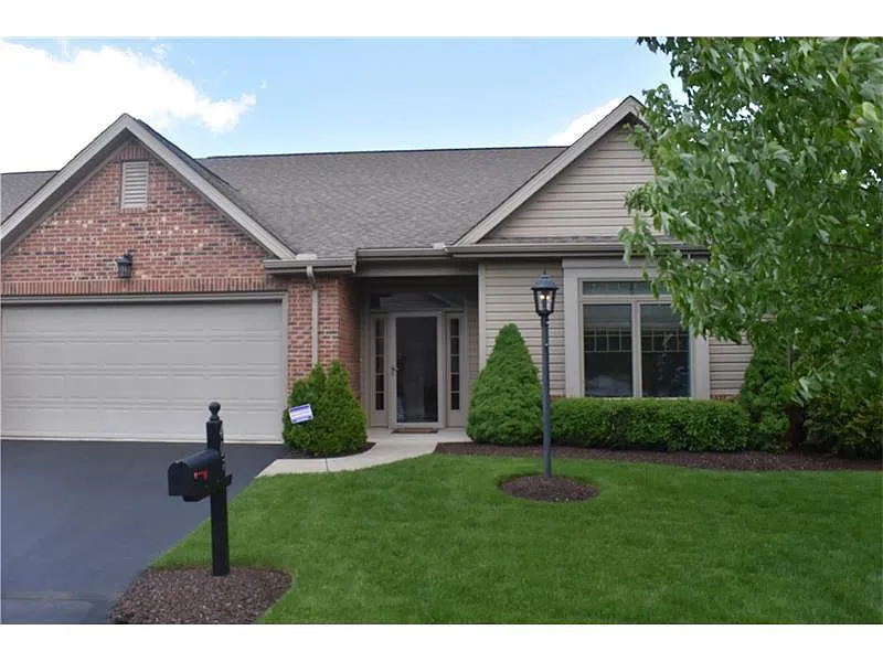 405 Elliot Ln photo 1