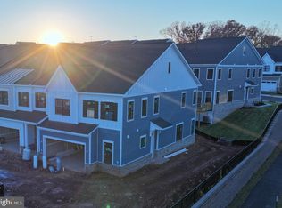 18983 Coral Reef Sq, Leesburg, VA 20176