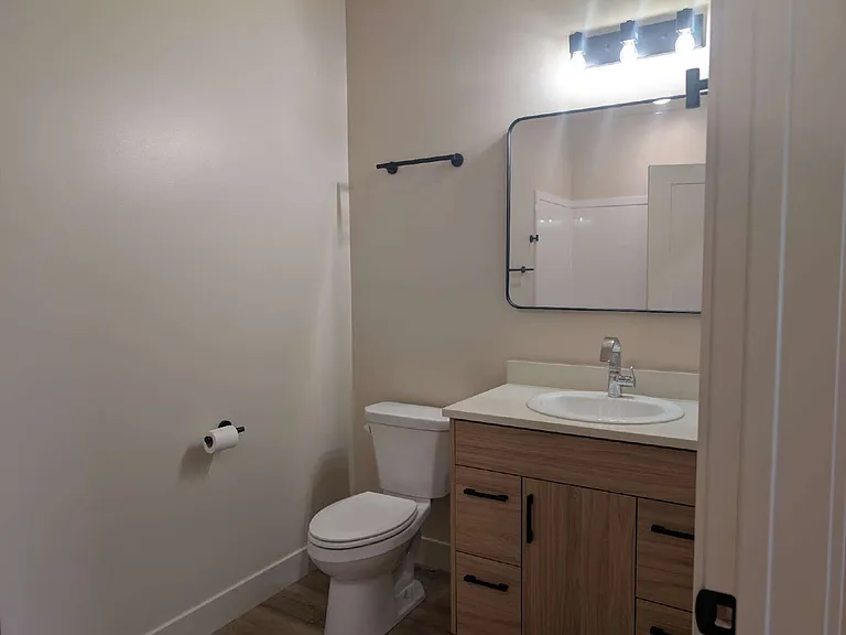 150 E 700 N #7 — Photo 21