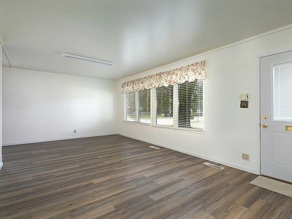4th image of 2917 28th Ave