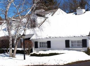 9566 N Sequoia Dr, Bayside, WI 53217