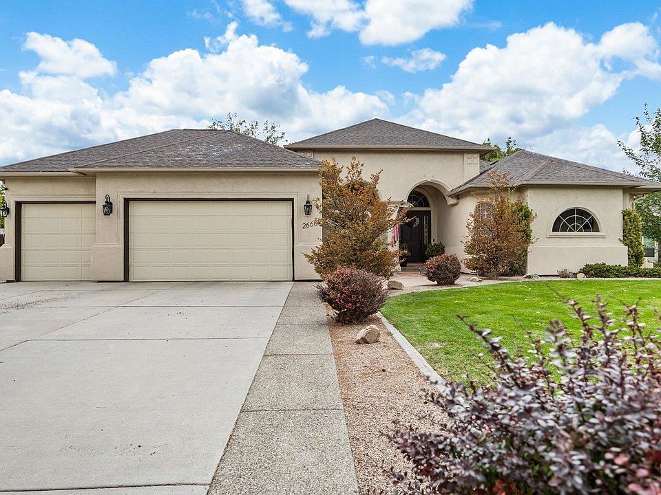 1st image of 2660 Dahlia Ct