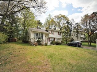 28 Greendale Rd, New City, NY 10956