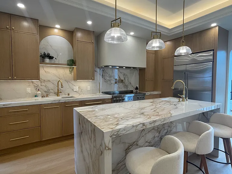 2822 Van Ness Ave — Photo 5