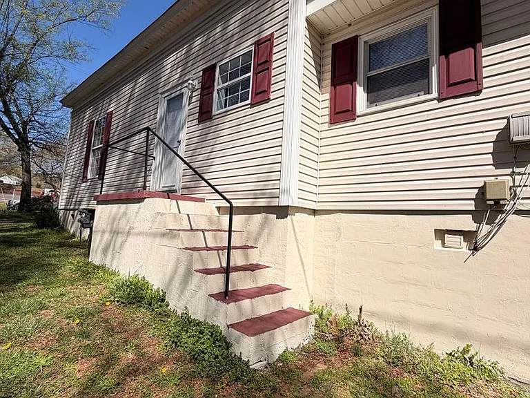 1300 N Broad St NE — Photo 8