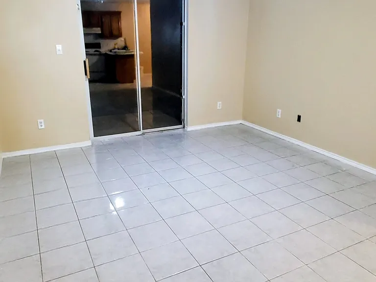 1800 Oasis Dr #102 — Photo 8