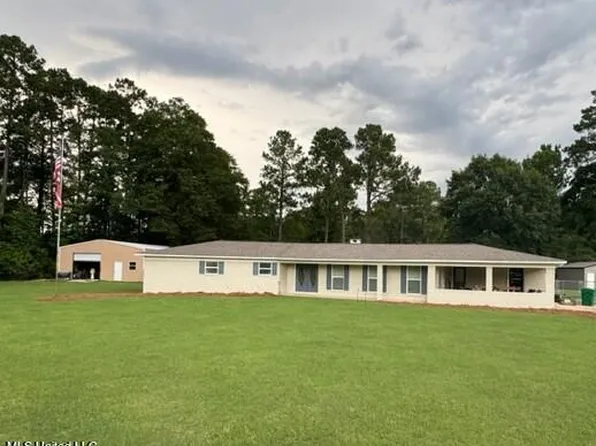 1103 Shady Pine St, Waynesboro, MS 39367