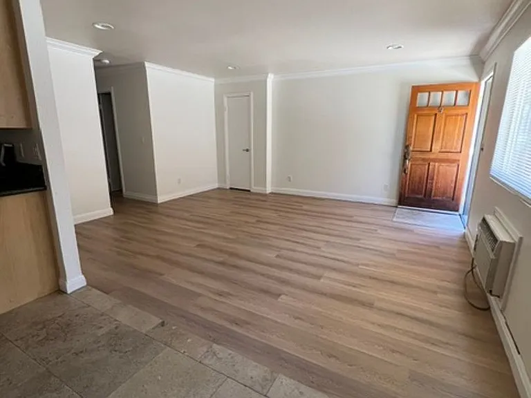 390 N 1st St #9 — Photo 12