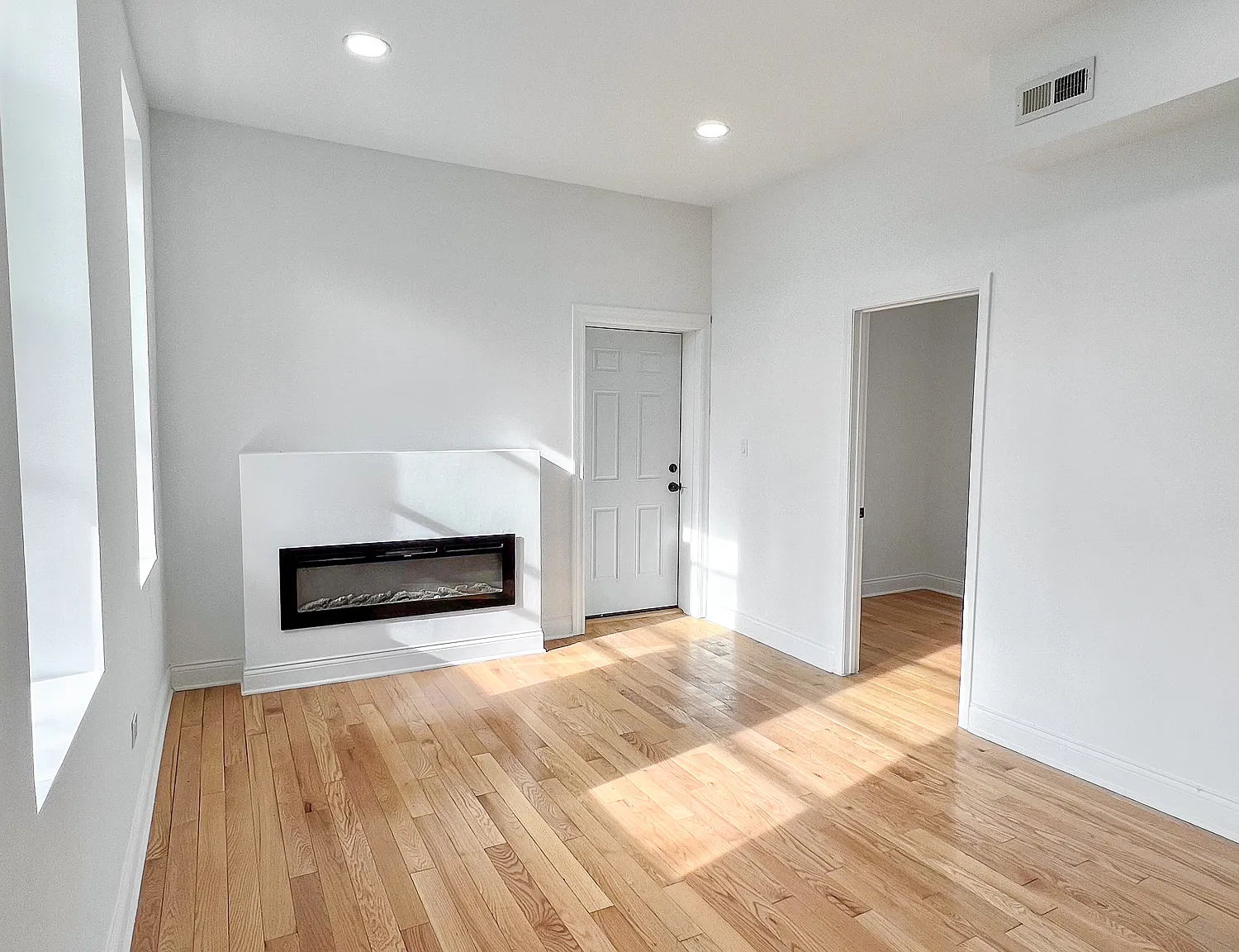 3 bed, 1.5 bath, $1,600 — Photo 4