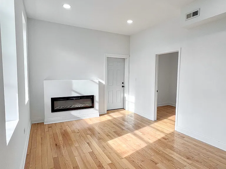 5103 S Winchester Ave #2 — Photo 4