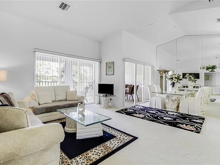 13131 Castle Harbour Dr #M3 — Photo 5
