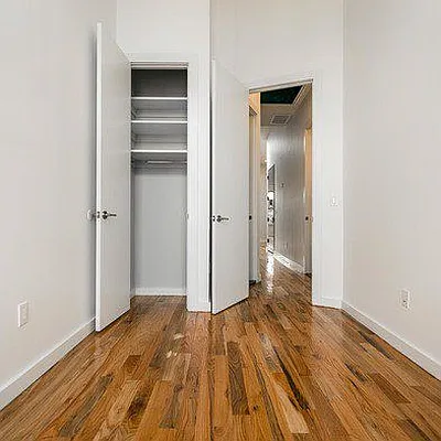 Rented by Nooklyn NYC LLC | media 47