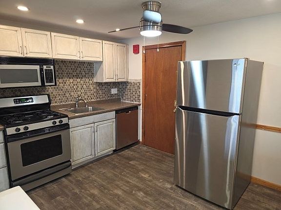 3rd image of 70 Mudge St #12