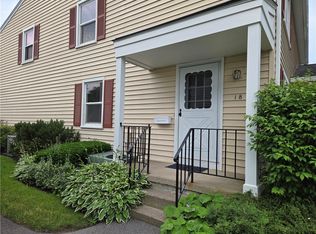 18 Eagle Ln, Fairport, NY 14450