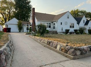 613 Maple St, Yankton, SD 57078