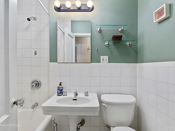 5th image of 235 W 102nd St APT 16R