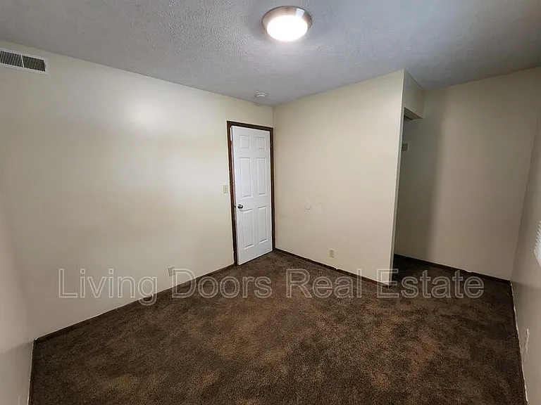 1509 David Dr — Photo 12