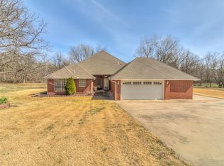12134 Red Bud Valley, Guthrie, OK 73044