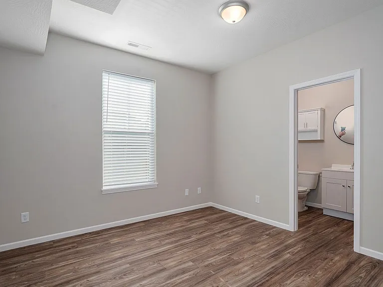 308 S Hampton Ave — Photo 15