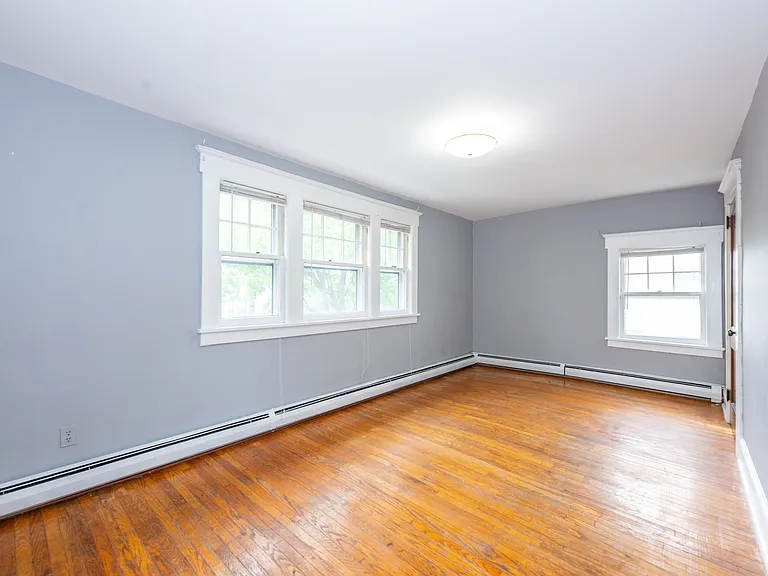 138 Harding Ave — Photo 15