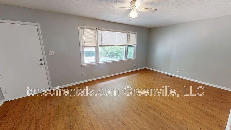 Building Photo - 1427B Grant Cir