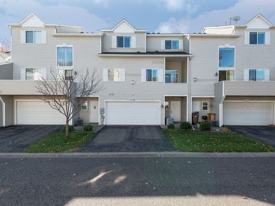 8634 Savanna Oaks Bay UNIT H, Woodbury, MN, 55125