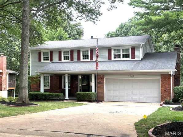 1524 Pheasant Ridge Dr, Ballwin, MO 63011