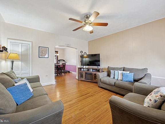 3rd image of 6739 Lynford St