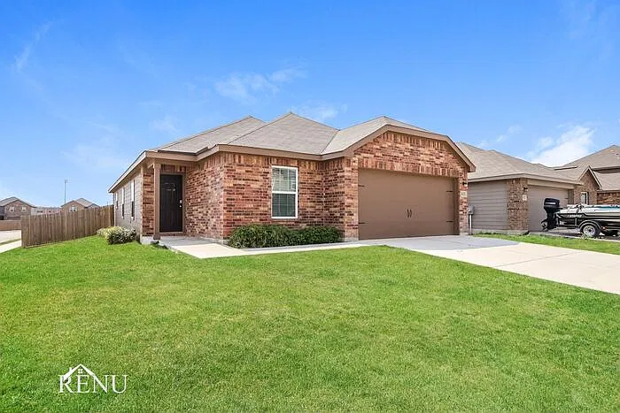 4 bed, 2.0 bath, 1794 sqft, $1,940 — Photo 2
