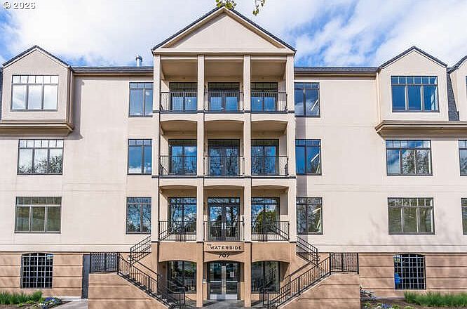 1st image of 707 N Hayden Island Dr Unit 427