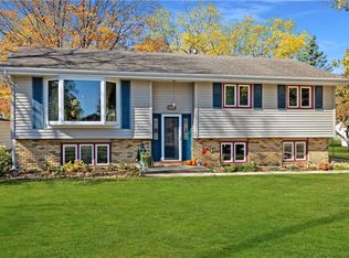 530 8th St, Waukee, IA 50263