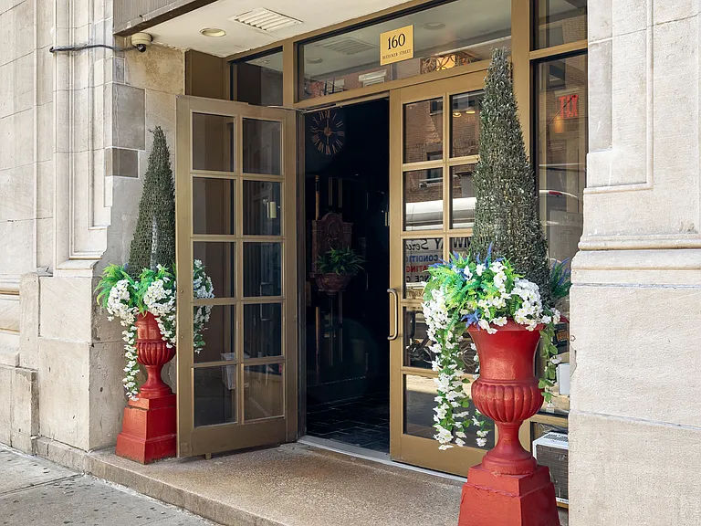 160 Bleecker St #9AW — Photo 13